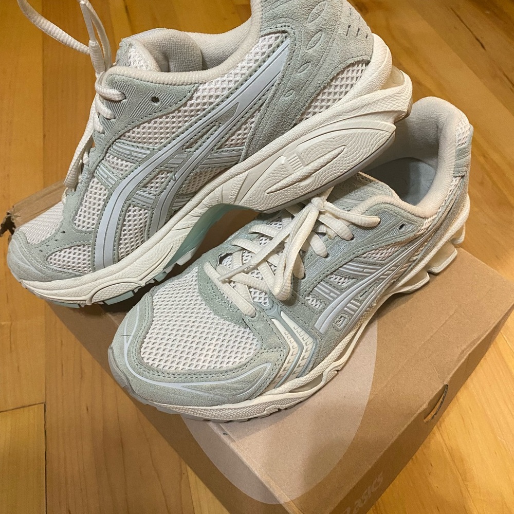 ASICS Kayano 14 - Picture 5 of 9